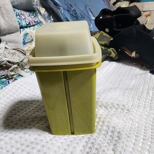 VINTAGE EUC TUPPERWARE PICK-A-DELI GREEN CONTAINER KEEPER